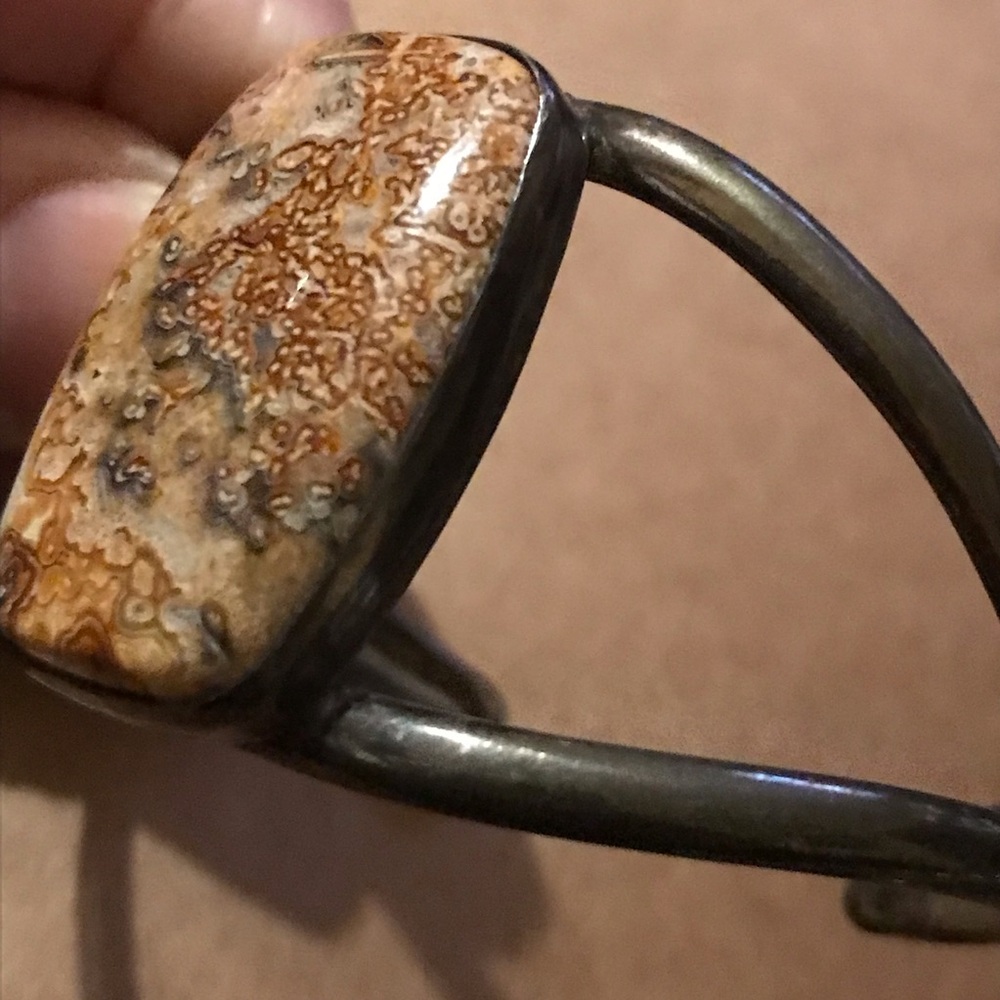 Vintage Sterling Silver Tan Agate Cuff Bracelet - for small wrists - Picture 3 of 12